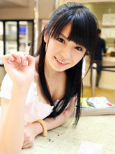 栗林里莉の顔写真