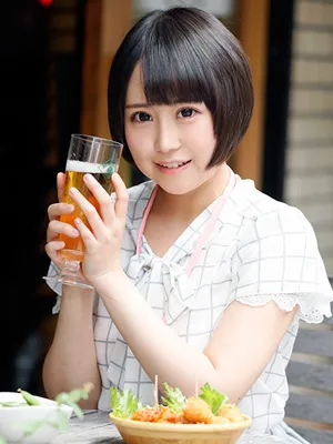 月本愛