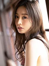 夏目彩春