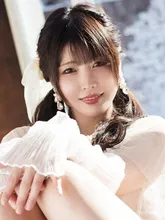 新村あかり