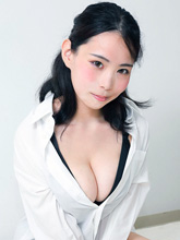 吉根ゆりあの顔写真
